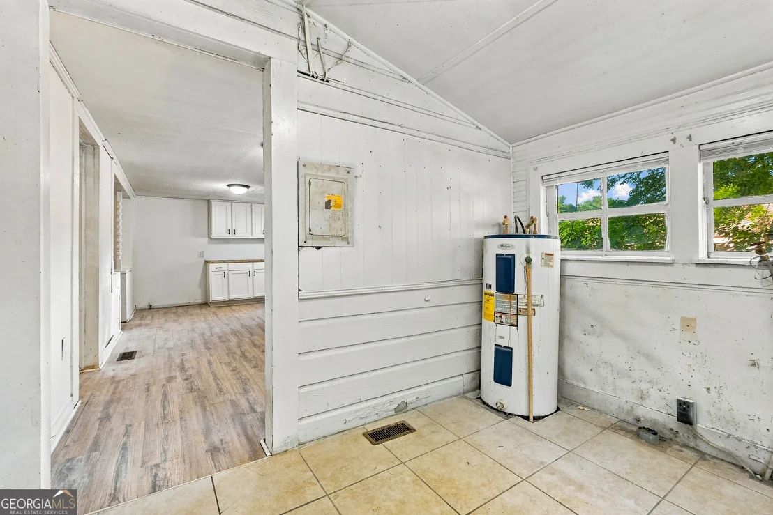 Photo of 5908 Wall Street
