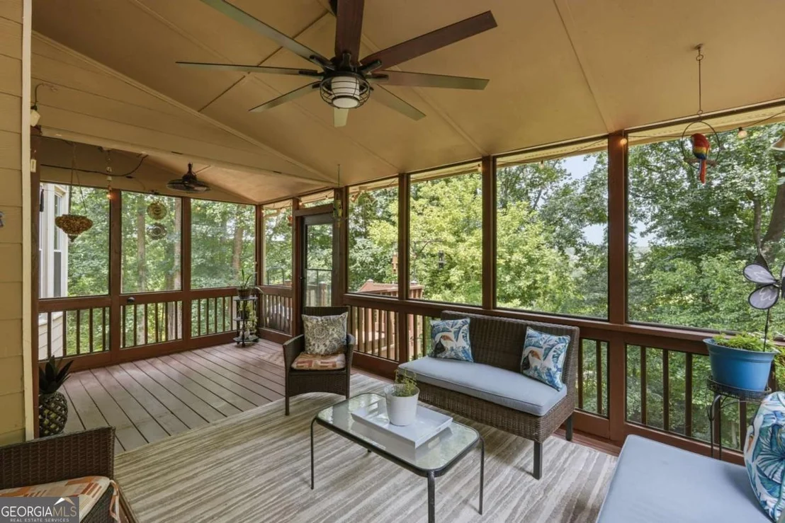 Photo of 214 Glenbrook Lane