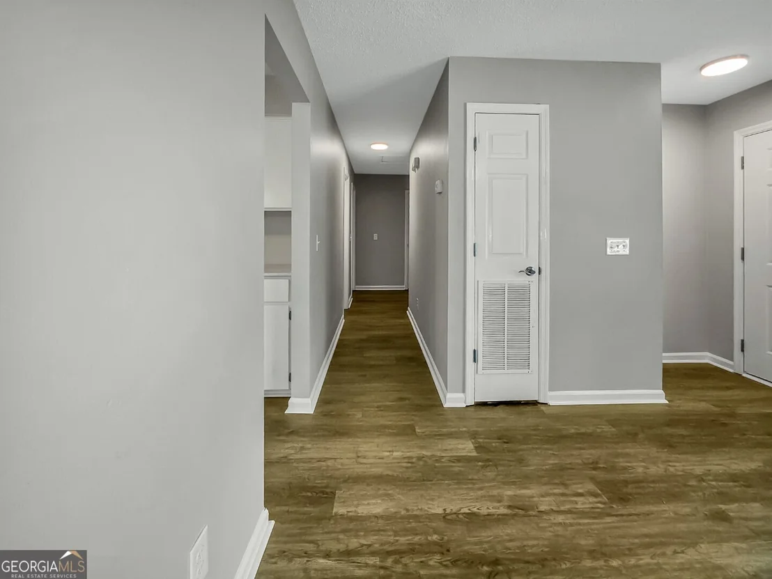 Photo of 1257 Roberts Way