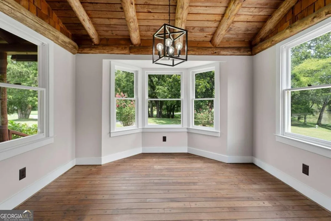 Photo of 2059 Cave Spring Road