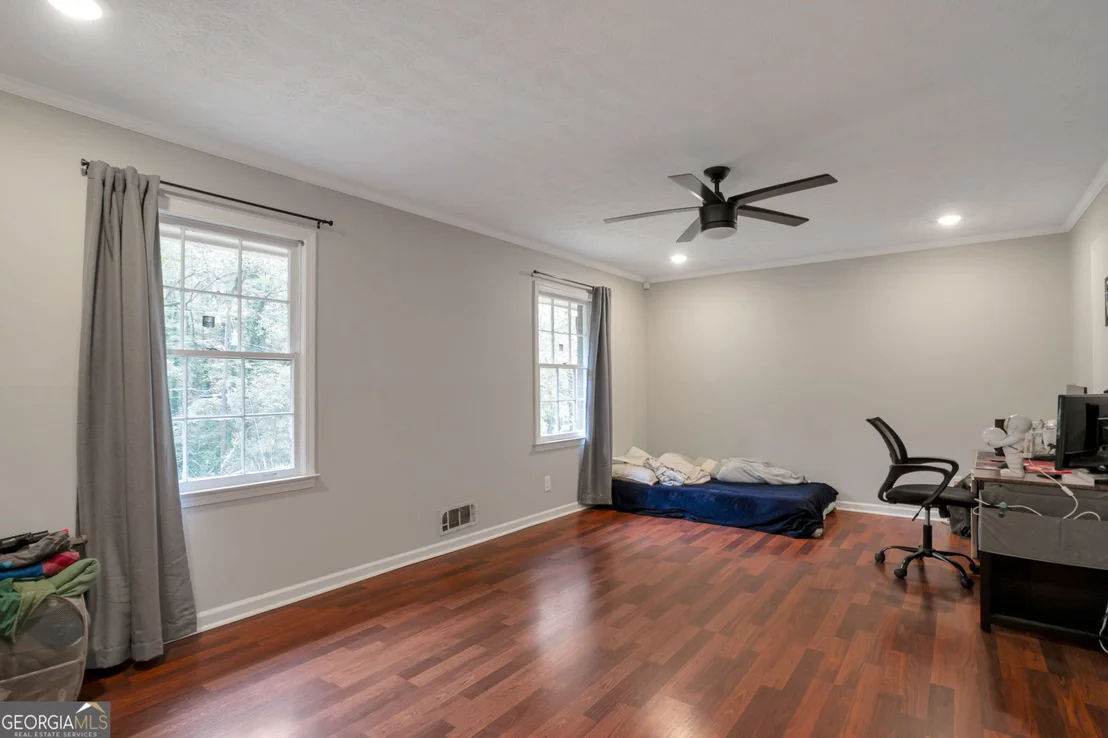 Photo of 1210 Brookside Drive NE