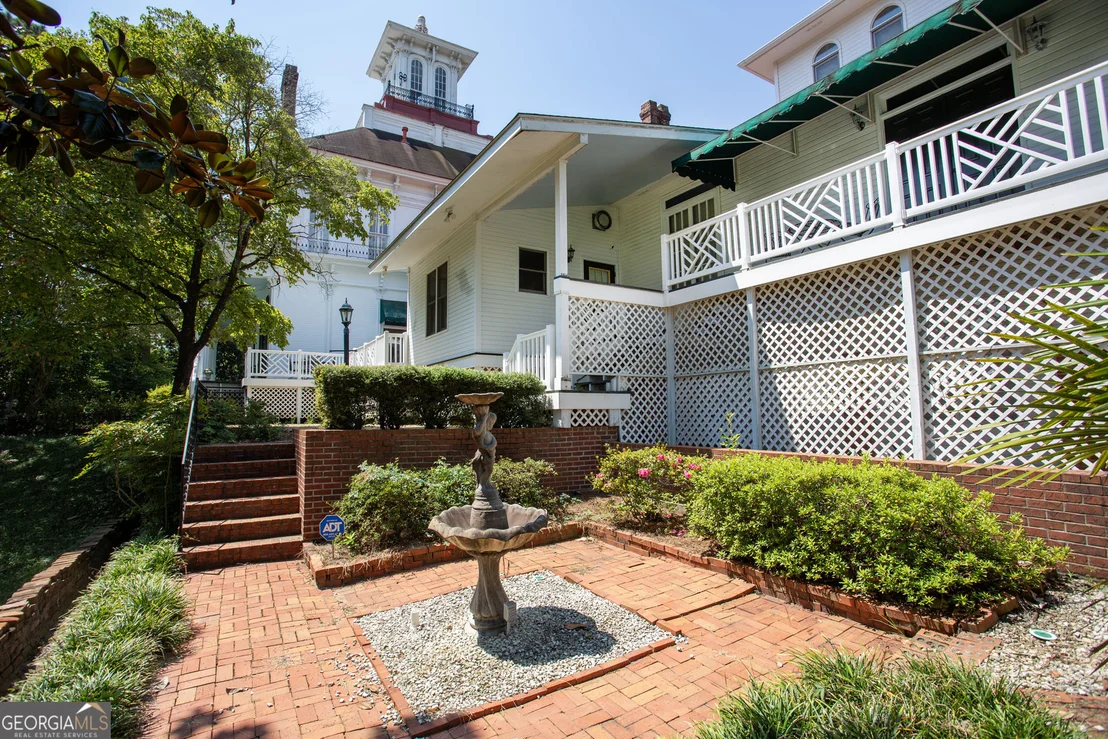 Photo of 534 W WEST BROAD Street