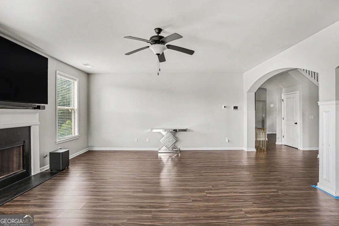 Photo of 945 Mystic Way