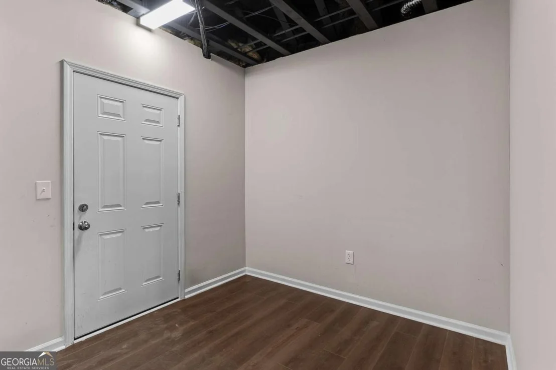 Photo of 2380 Land Road