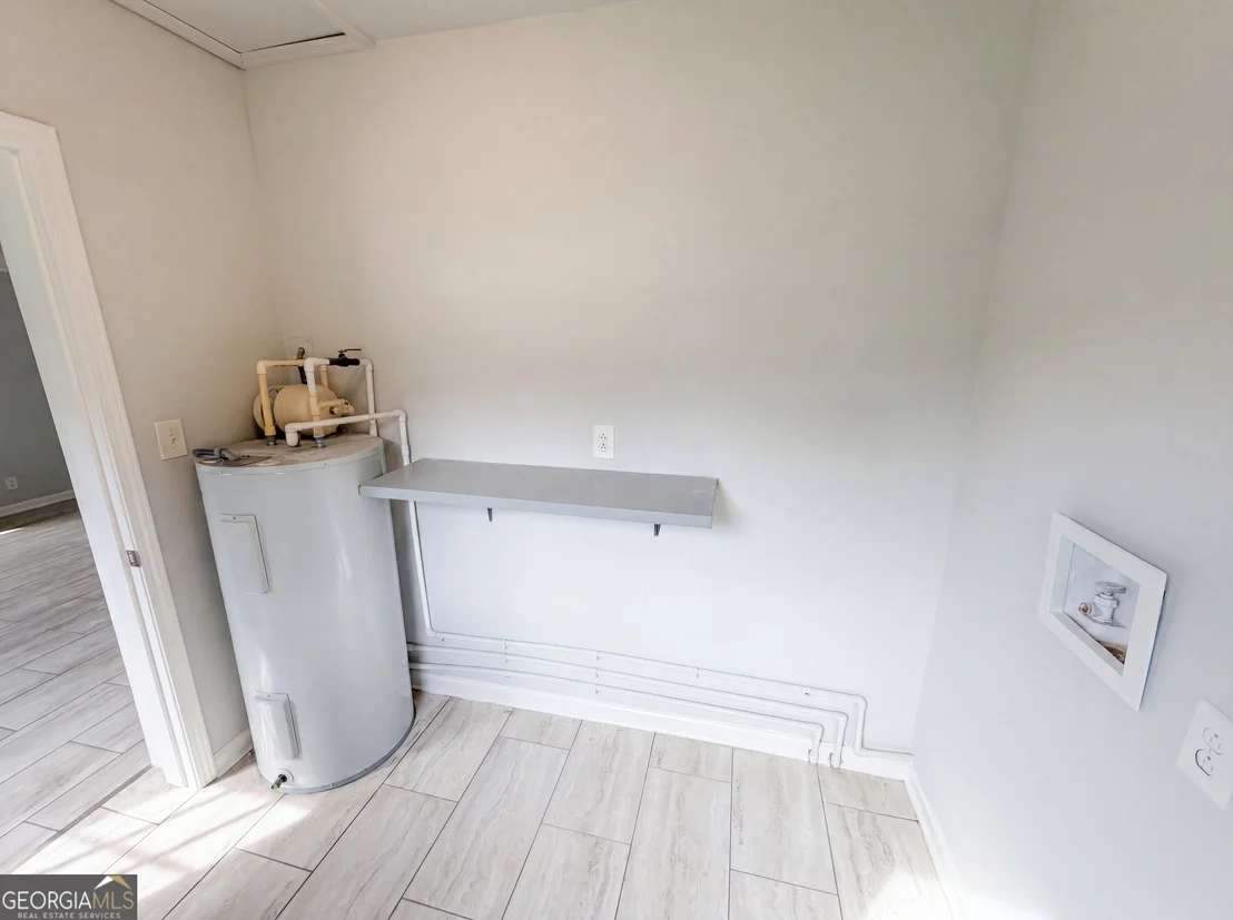 Photo of 5552 Pine Street
