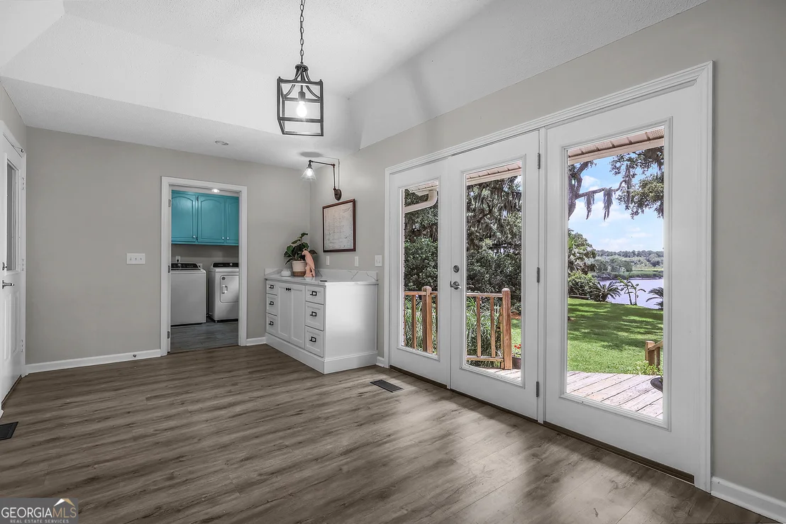 Photo of 1154 River Drive SW