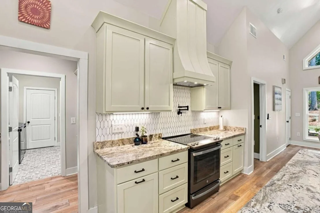 Photo of 1608 Thompson Lane