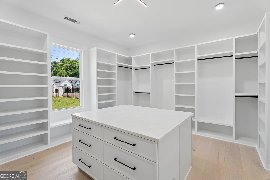 Photo of 1035 Auburn Road