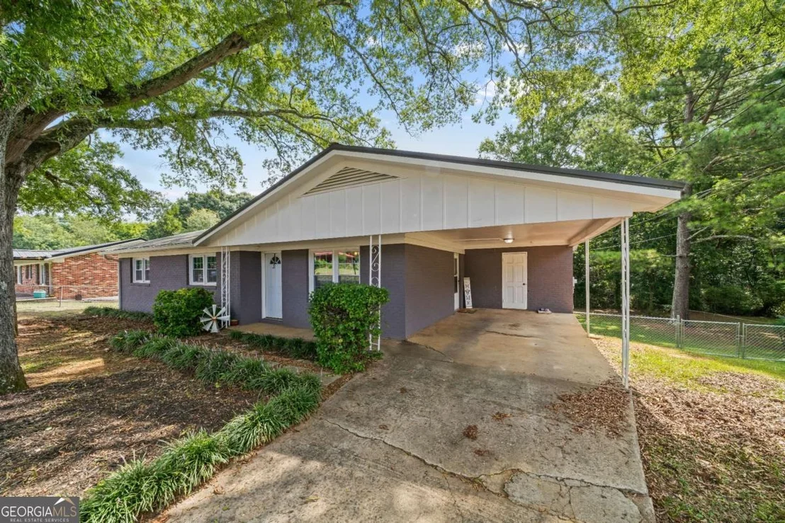 Photo of 112 Greenbriar Drive