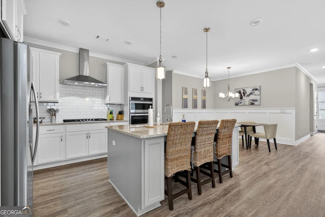 Photo of 325 Edgewater Drive