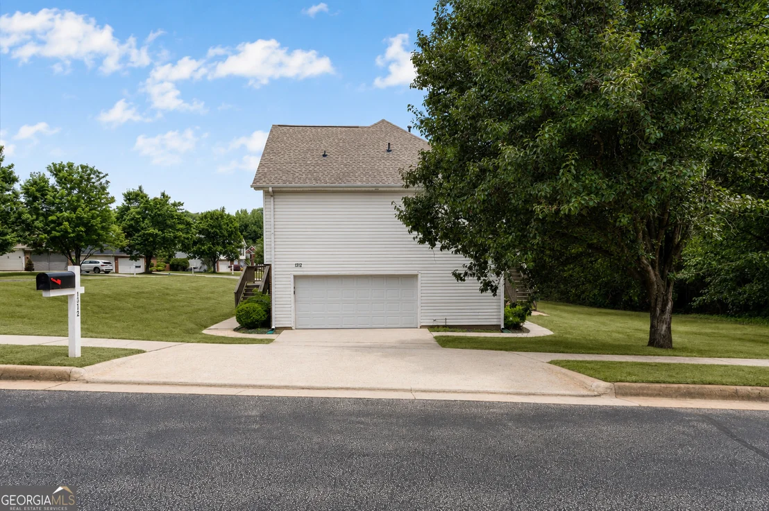Photo of 1312 Vine Circle