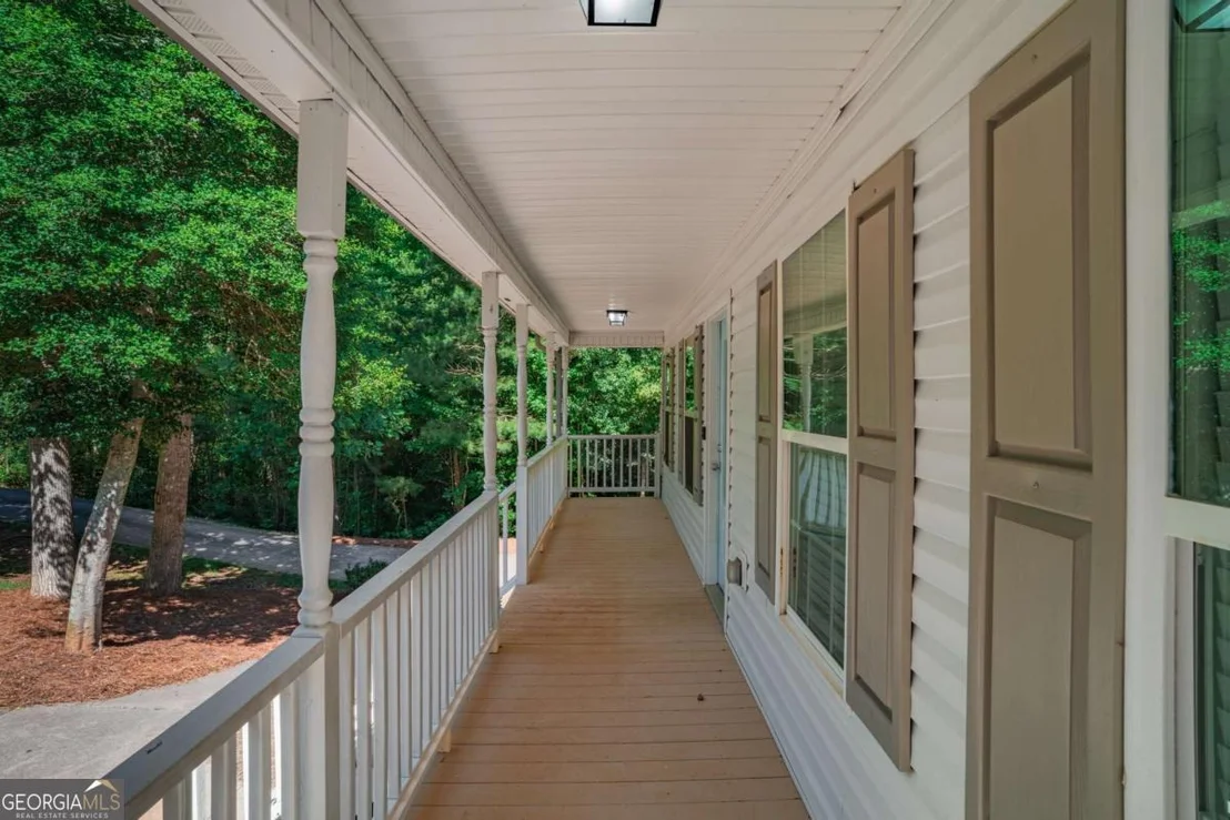 Photo of 2380 Land Road