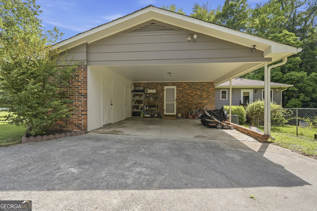 Photo of 1179 Matthews Place