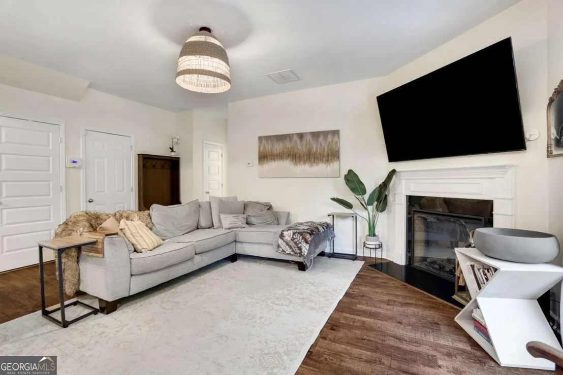 Photo of 615 Mulberry Park Circle