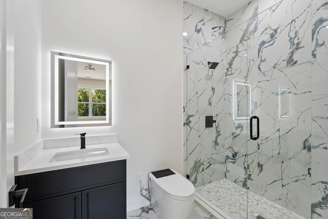 Photo of 1035 Auburn Road