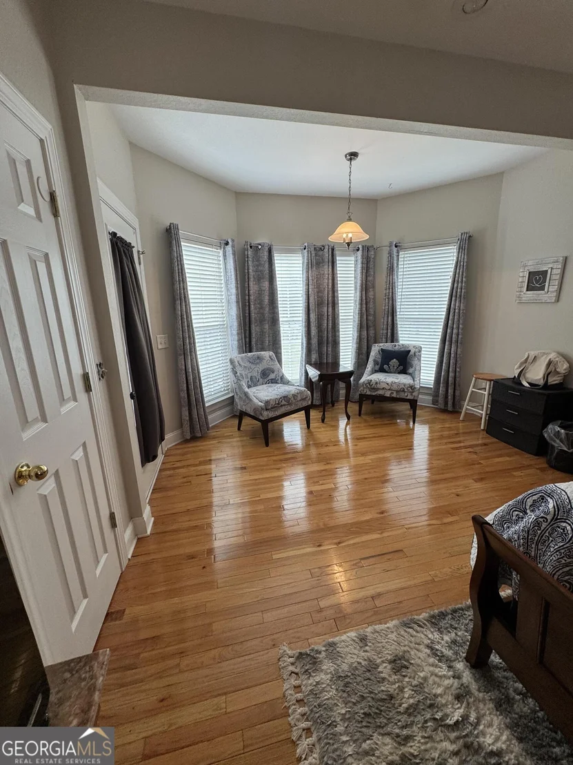 Photo of 2458 Post Road