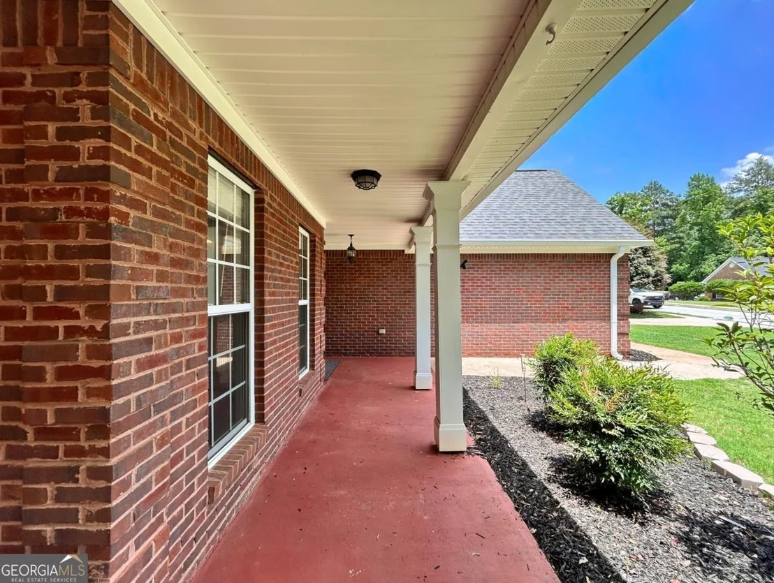 Photo of 210 Lexington Circle
