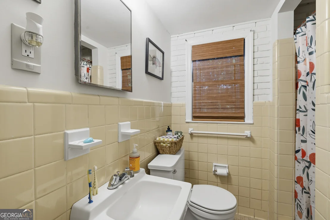 Photo of 1179 Matthews Place