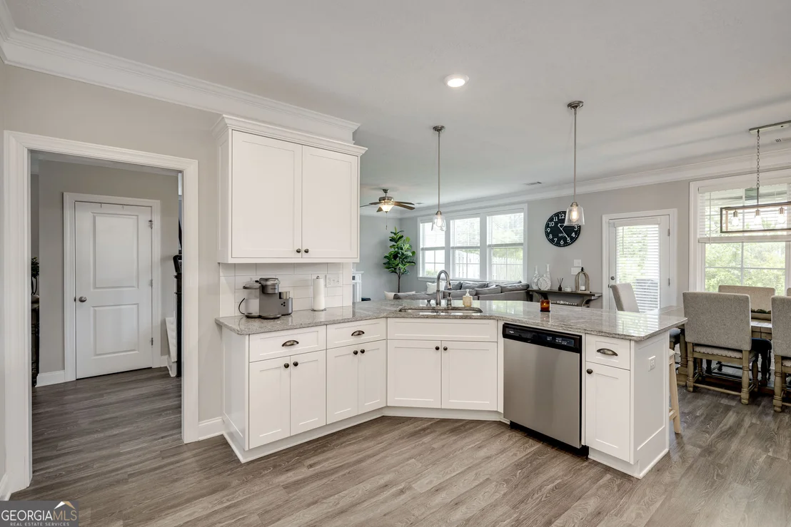 Photo of 401 Longmeadow Drive