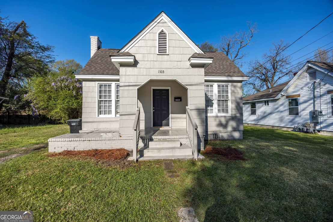 Photo of 1103 Bryan Avenue
