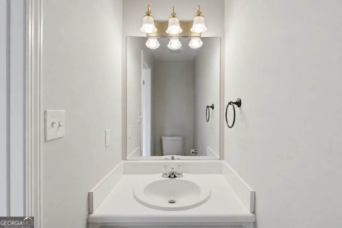 Photo of 5482 Riverside Drive