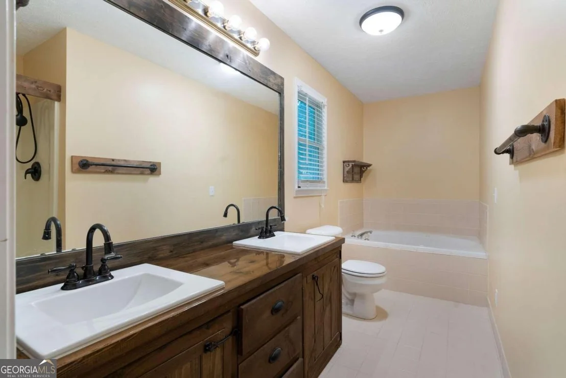 Photo of 25 Shadowood Lane