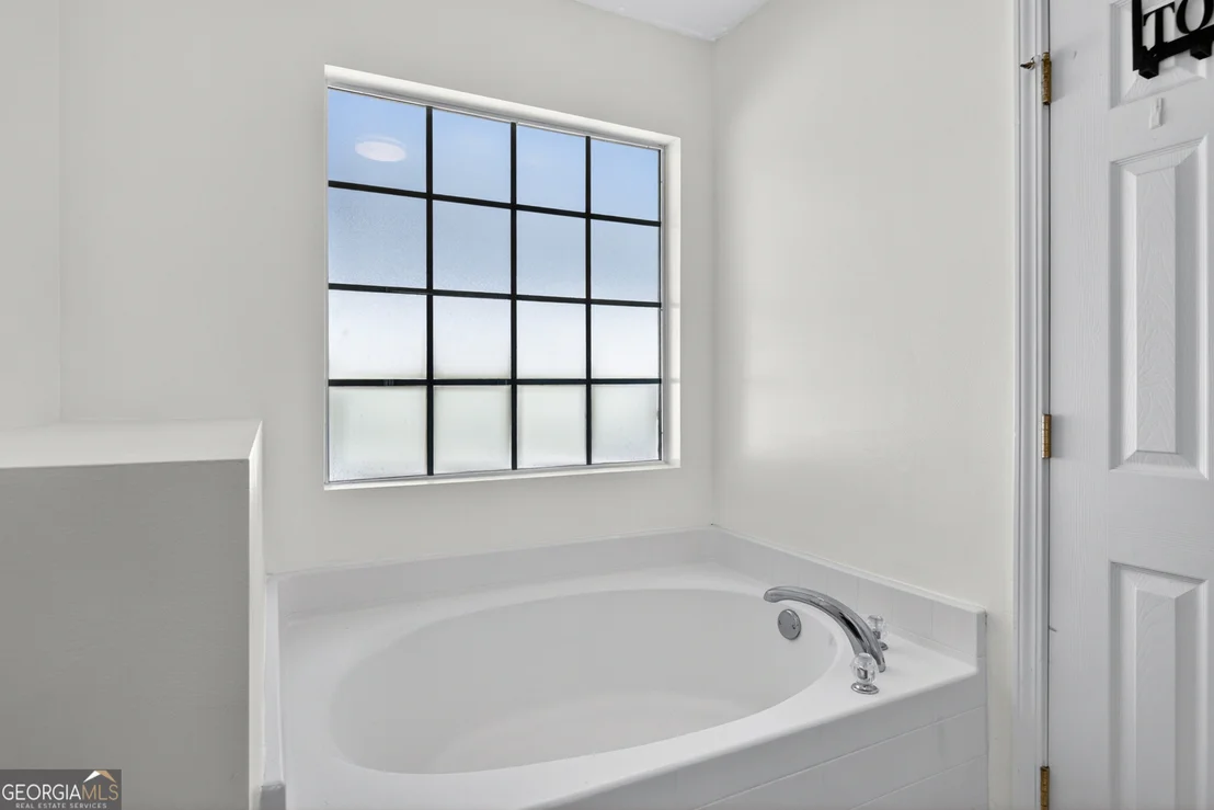 Photo of 104 W Tisbury Lane