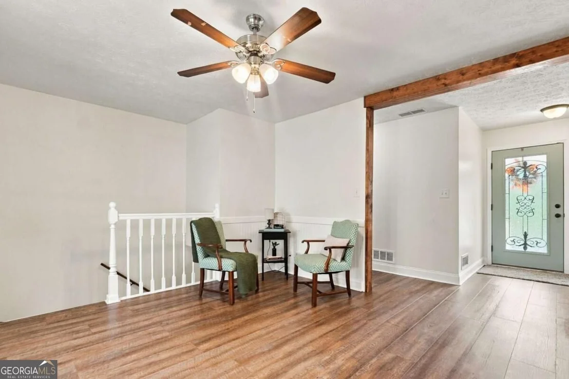 Photo of 408 White Way