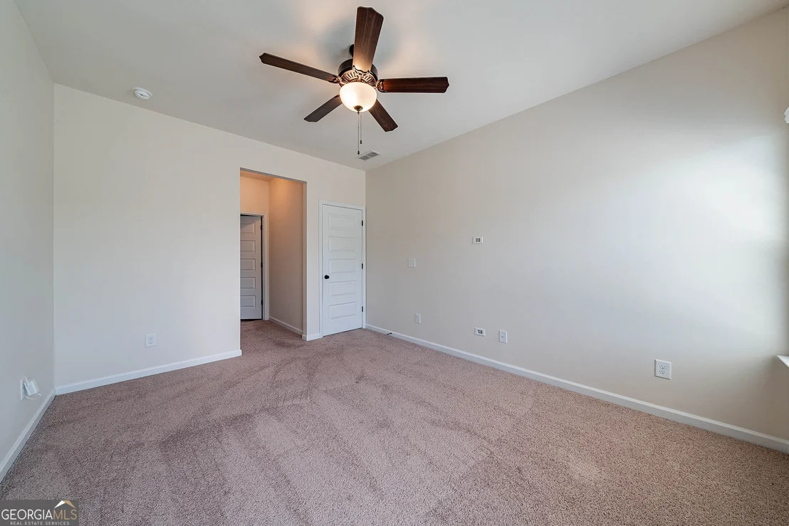 Photo of 10 Edgewater Court
