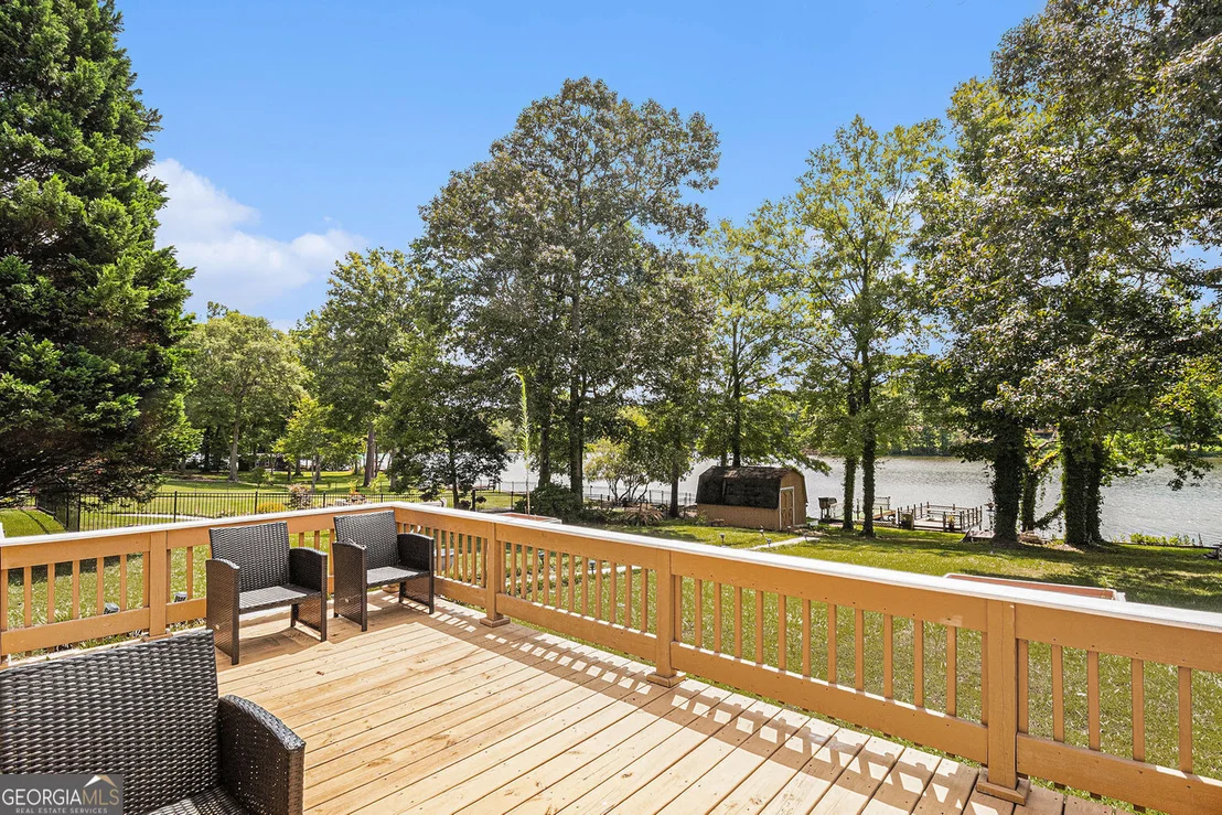Photo of 96 Pointe View Court