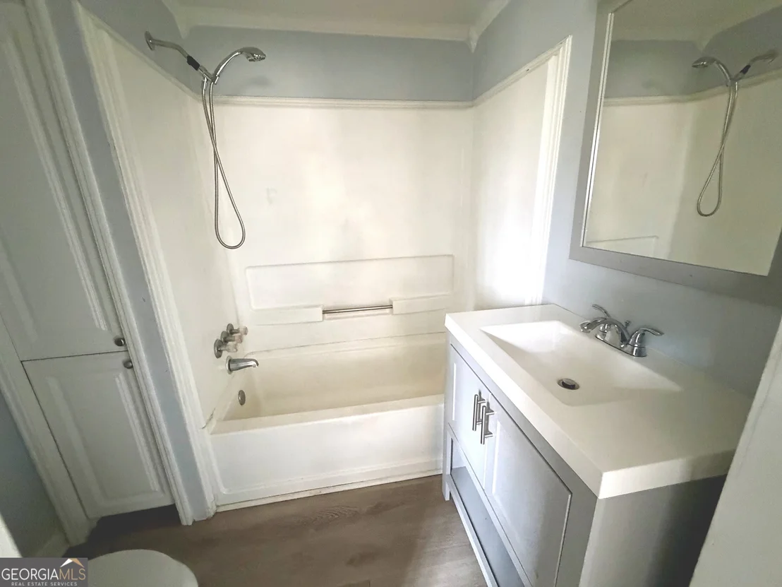 Photo of 40 Edgewood Avenue