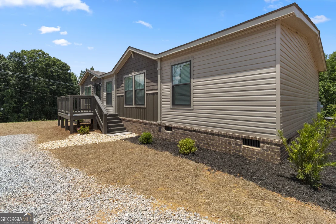 Photo of 654 Robertson Loop Road