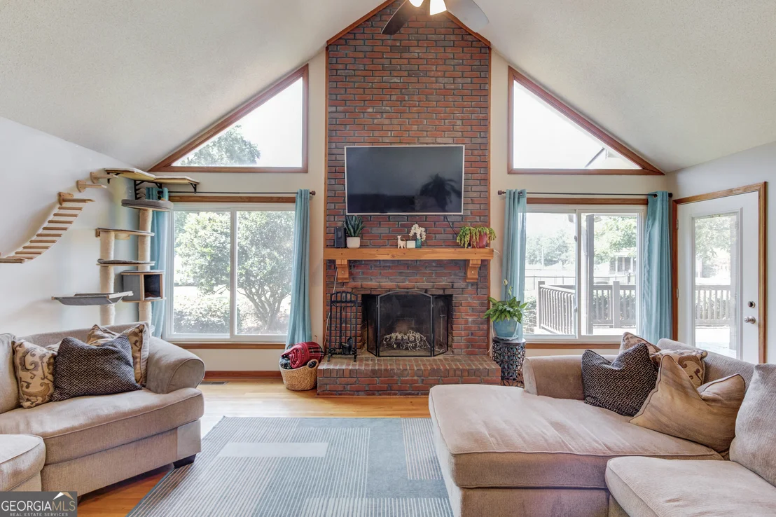 Photo of 2373 Whitney Road