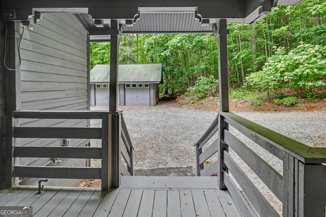 Photo of 996 Crestview Drive