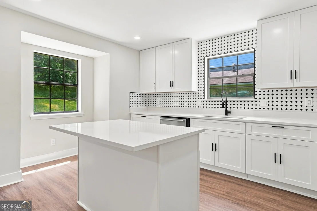 Photo of 5641 Clifton Place