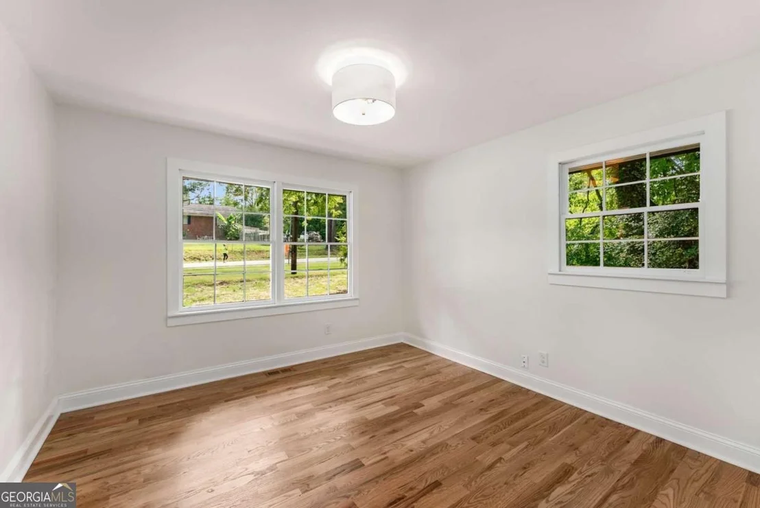 Photo of 57 Hillcrest Drive SE