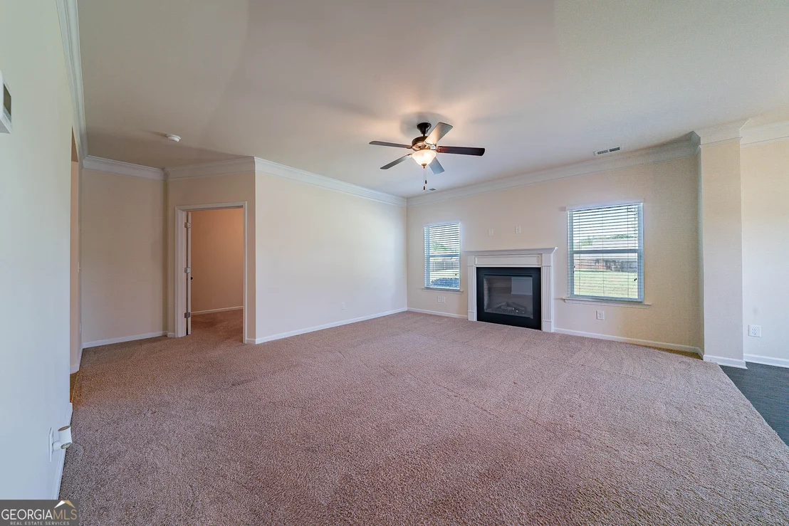 Photo of 10 Edgewater Court
