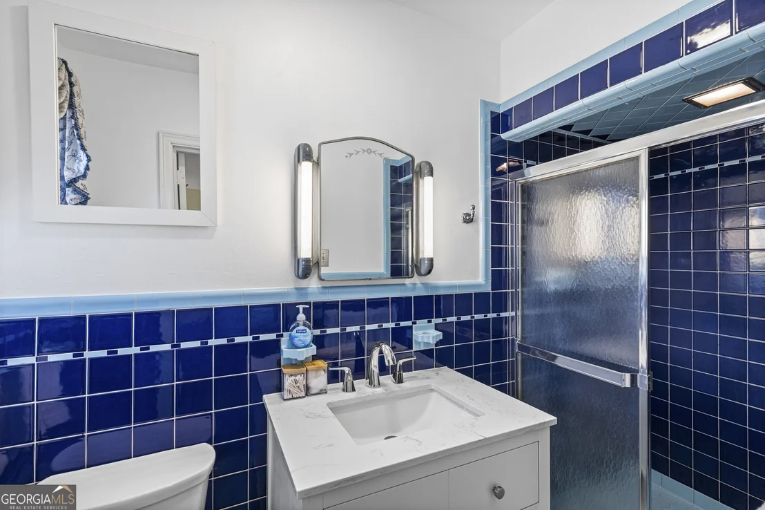 Photo of 2220 Edgewood Drive