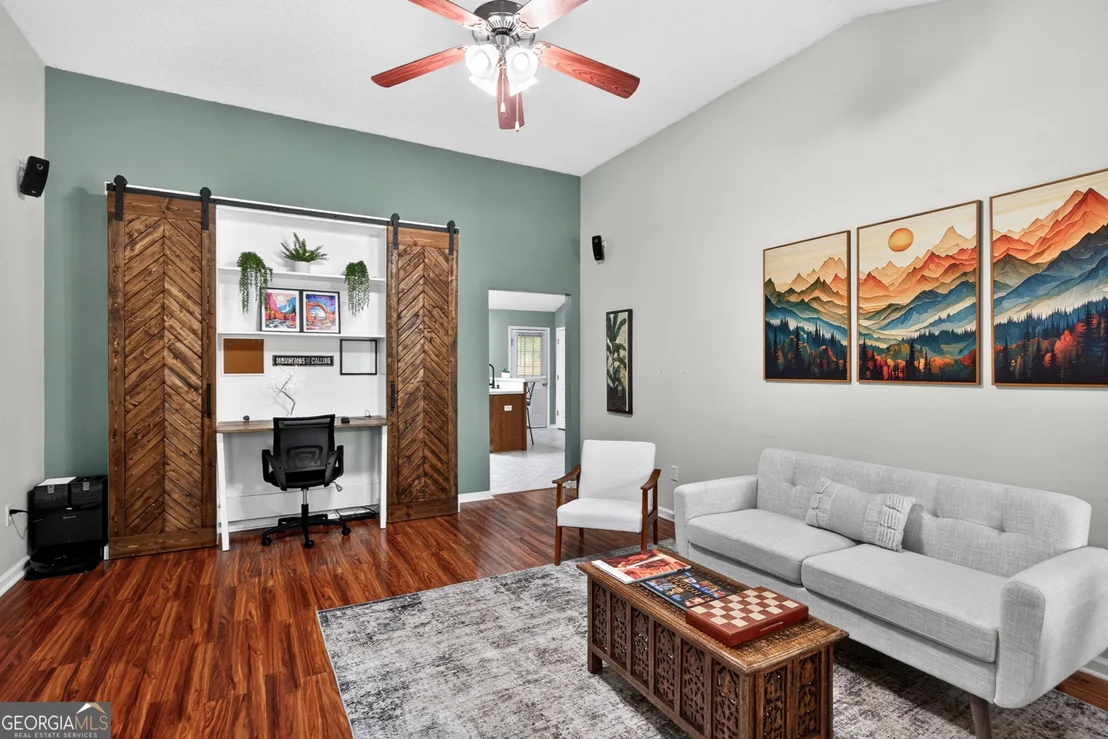 Photo of 410 Shadowbrook Circle