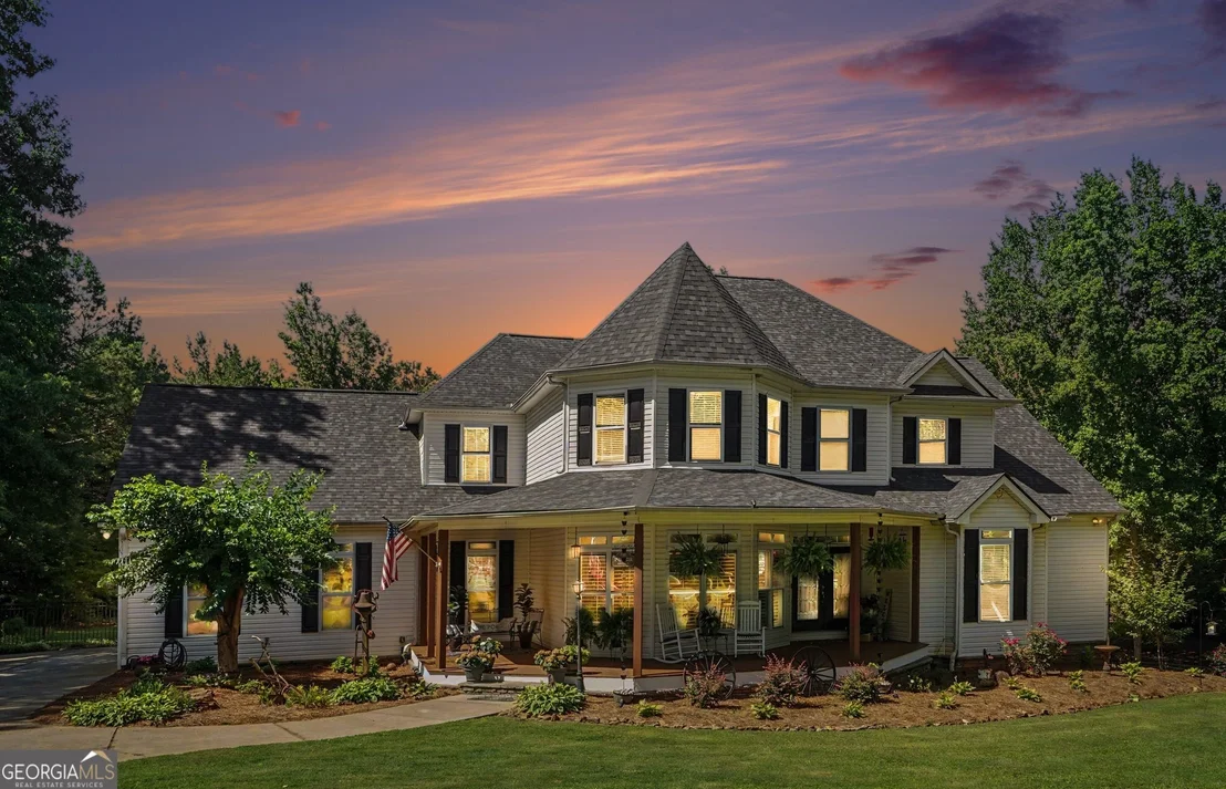 Photo of 385 Primrose Lane