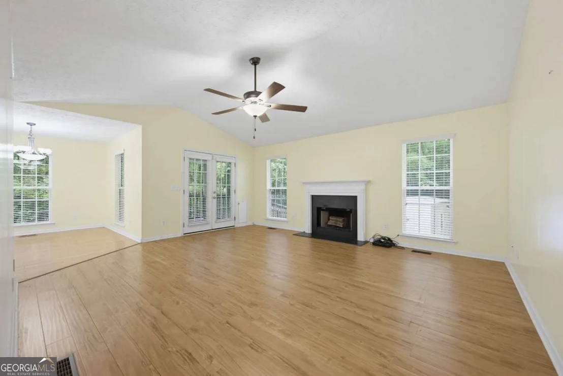 Photo of 320 River Chase Drive