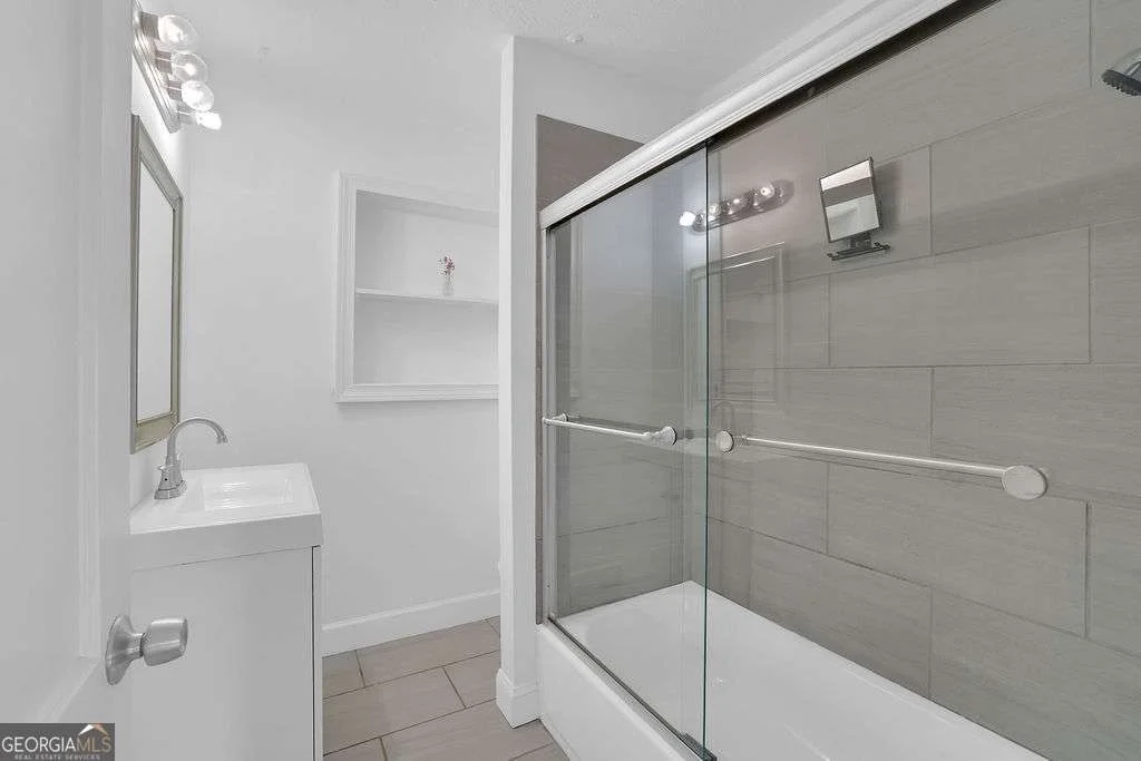 Photo of 571 Benmac Road SE