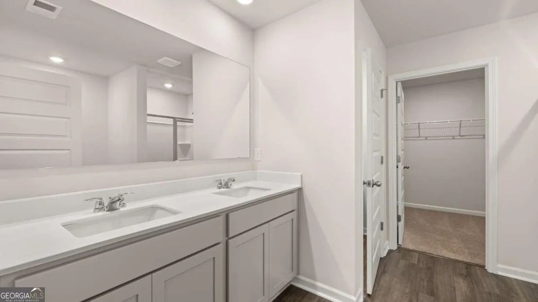 Photo of 830 Trillium Drive