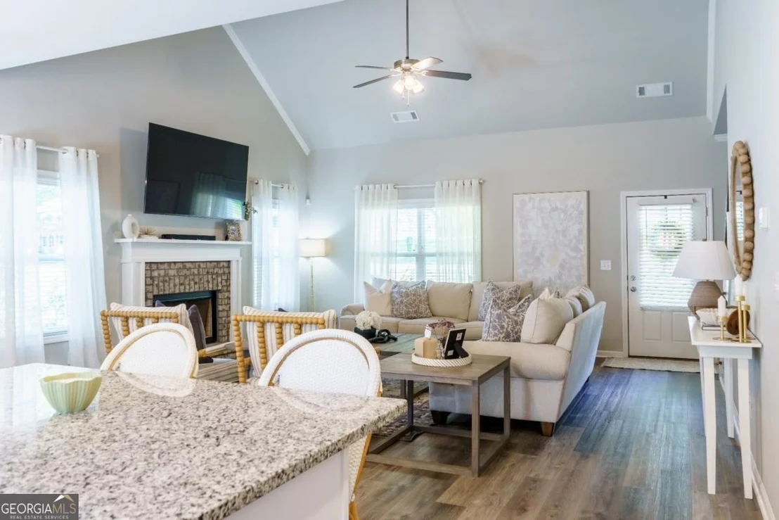 Photo of 398 Sunset Drive