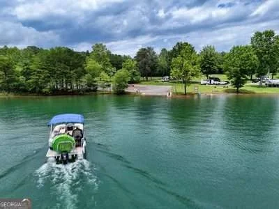 Photo of 124 Lakeside Estates Drive