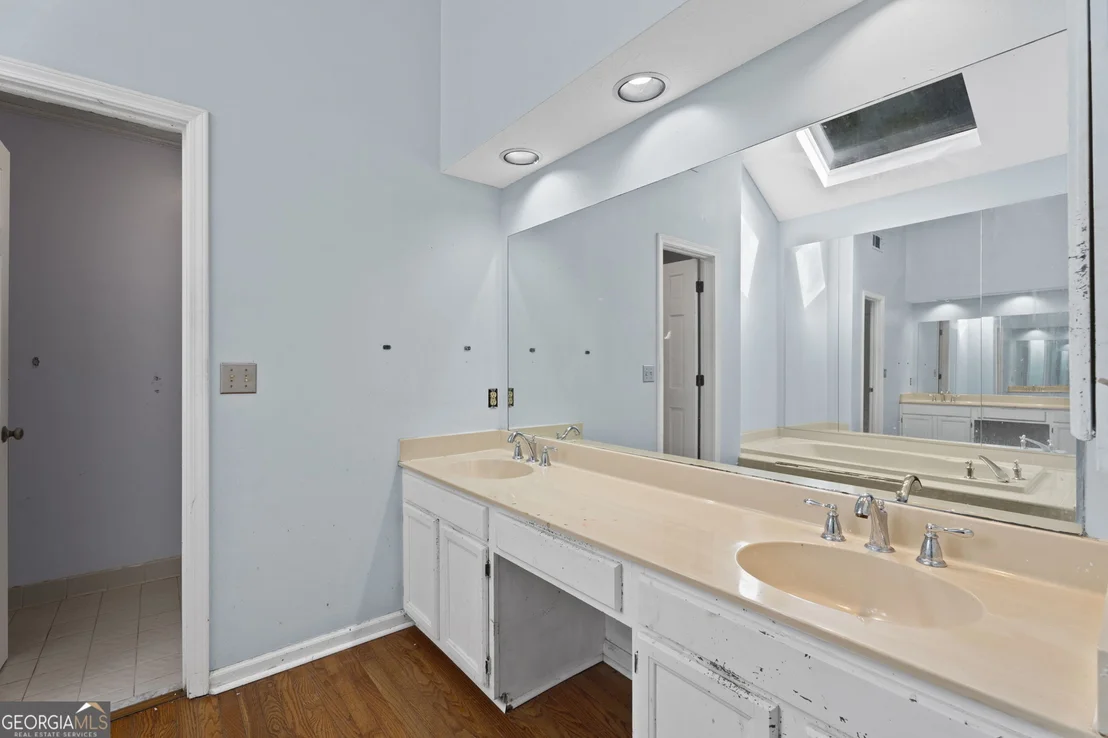 Photo of 2575 Fairview Lane