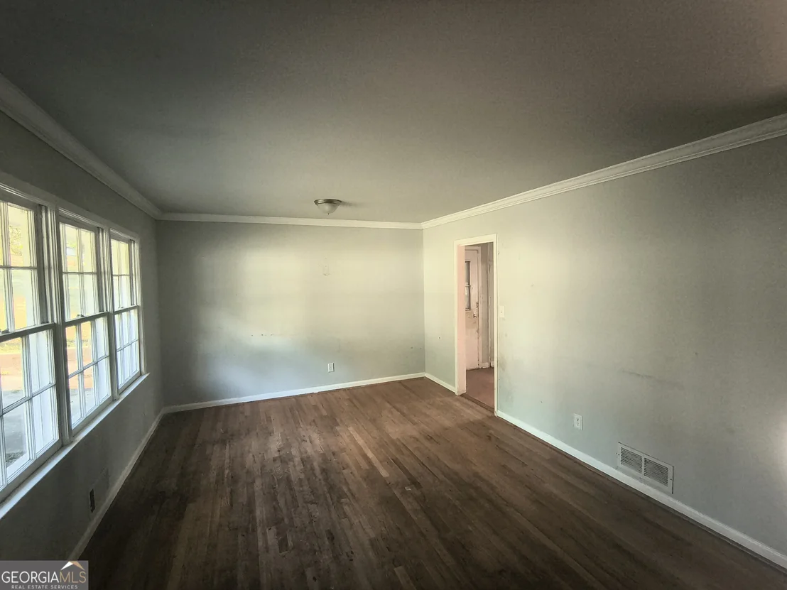 Photo of 363 River Road