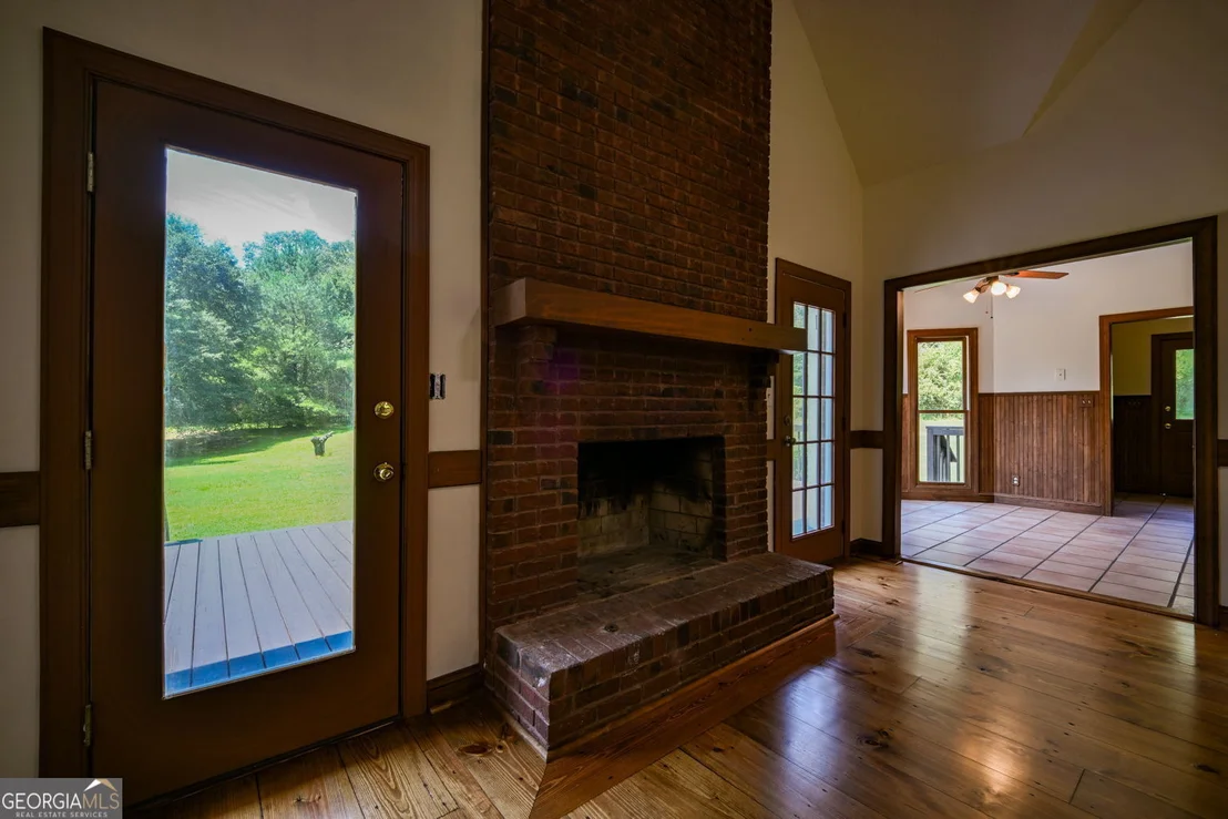 Photo of 160 River Lane