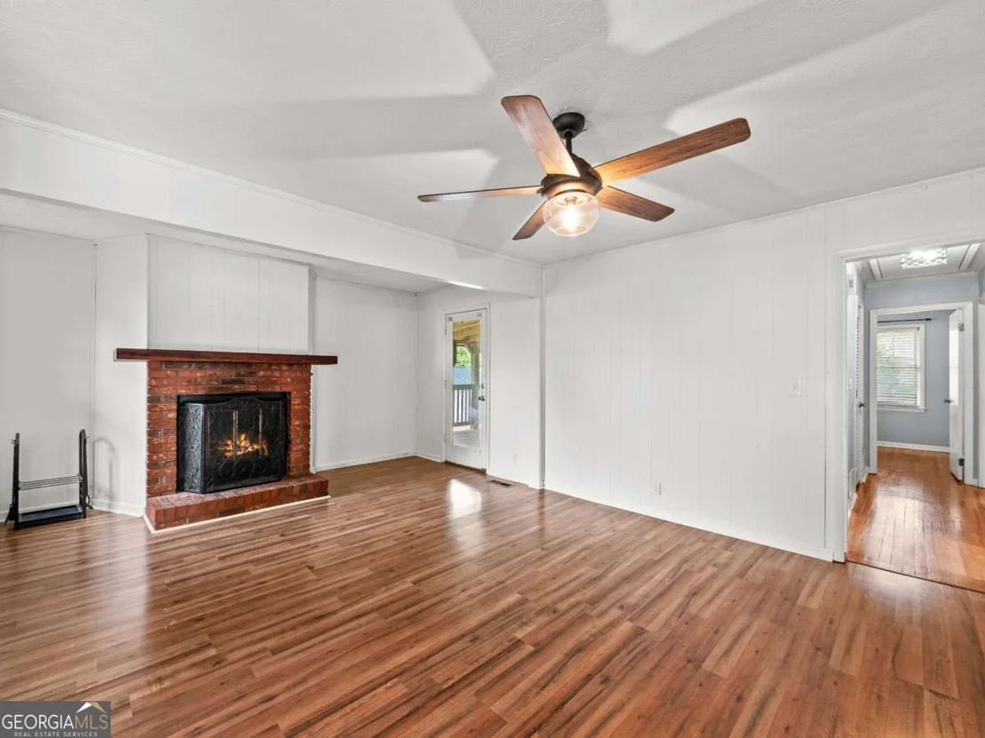 Photo of 617 Lakeview Drive