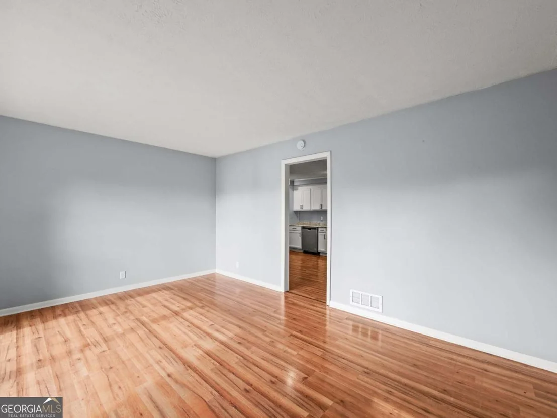 Photo of 617 Lakeview Drive